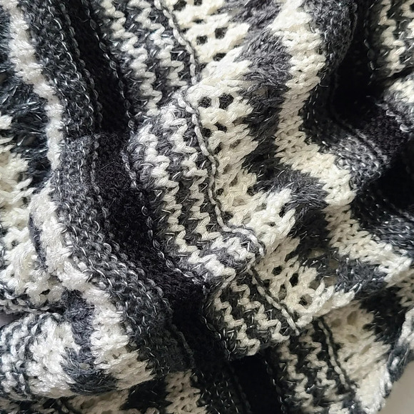 New Infiniti scarf 80%acrylic - Picture 7 of 8